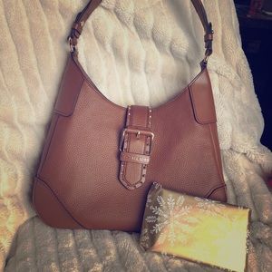 ✨👜Micheal Kors Large Leather Bag +FREE GIFT👜✨